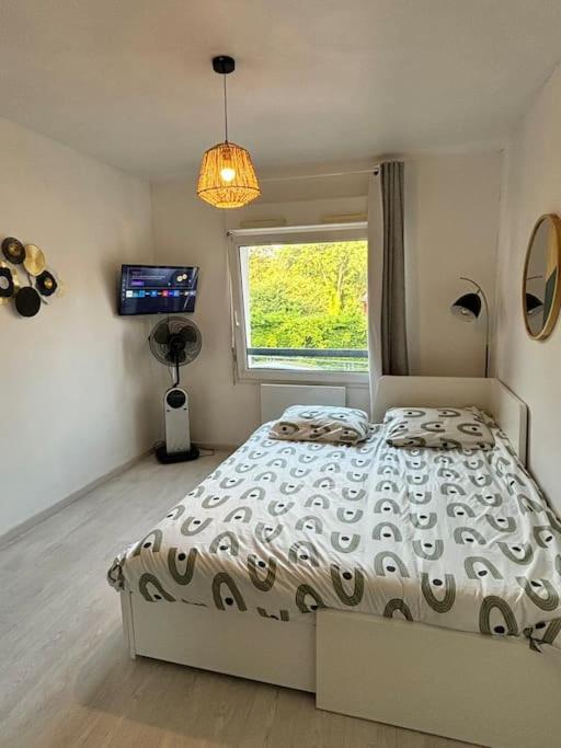 First Apartment Bourges Bagian luar foto